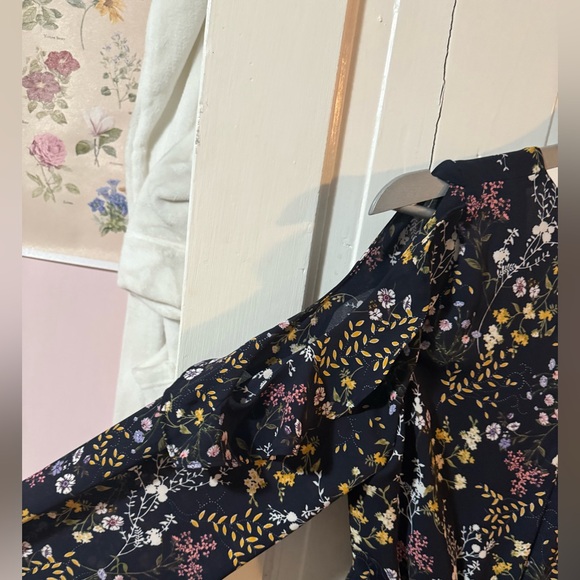 Floral Cold Shoulder Romper - Picture 3 of 3